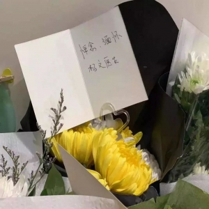 “白大褂不是铠甲,白衣天使们也不是神”